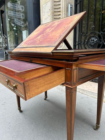 ARCHITECT'S TABLE 