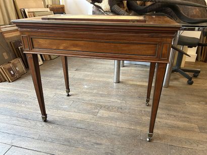ARCHITECT'S TABLE 
