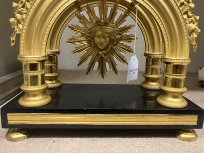 Gilt bronze skeleton PORTICAL HANGER adorned...