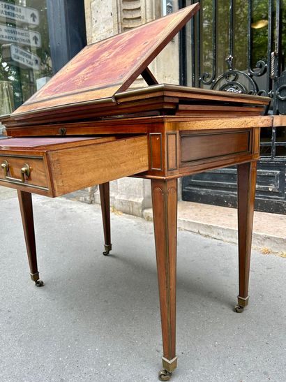 ARCHITECT'S TABLE 