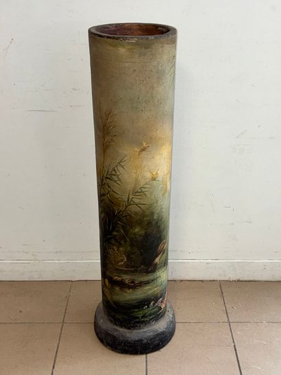 Pot en terre cuite de forme cylindrique sur...
