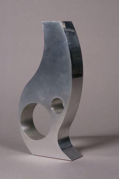 Vase en métal brossé et chromé 
Travail contemporain
H....