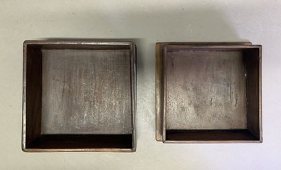 Boîte carrée en bois marquetée de plaques...