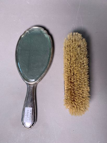 Nécessaire de toilette en argent fourré chiffré...