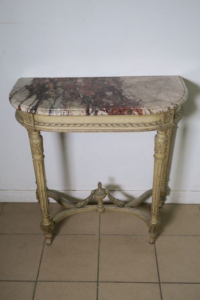 Console demi-lune en bois mouluré et sculpté,...
