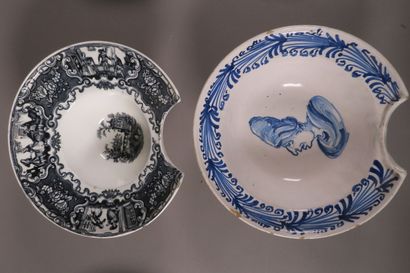 Réunion de six plats à barbe en faïence polychrome...