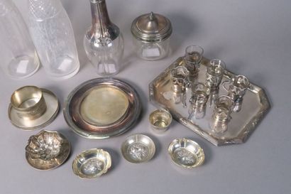 Lot de couverts en argent et métal argenté...