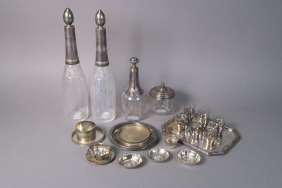 Lot de couverts en argent et métal argenté...