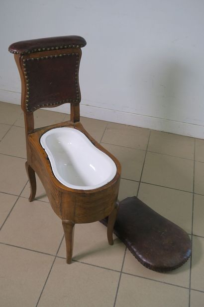 Chaise d'aisance en bois naturel reposant...