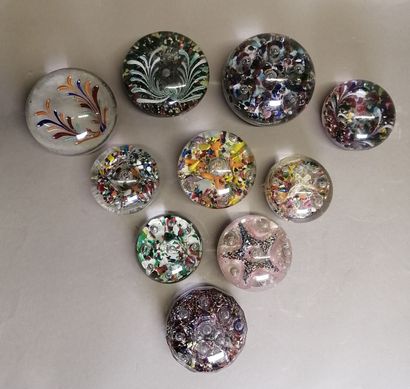 Ensemble de dix boules presse-papier en sulfure...