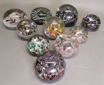 Ensemble de dix boules presse-papier en sulfure...