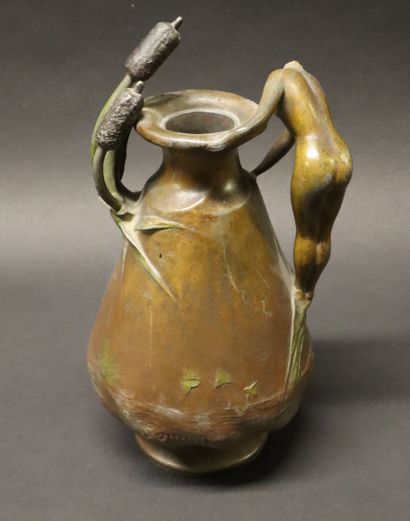 Jules JOUANT (1863-1921)
Nymphe au roseau
Vase...