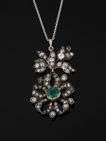 Pendentif ancien en argent (800‰) et or jaune...