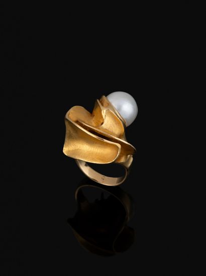 Claude WESEL (1942-2014)
Bague en or jaune...
