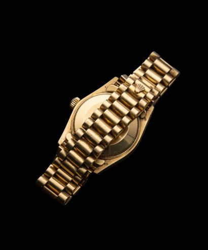 ROLEX 
Montre en or jaune 18K (750‰), collection...