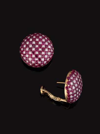 Paire de clips d'oreilles en or jaune 18K...