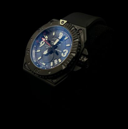 S.T. DUPONT
Montre GMT en acier noirci, édition...