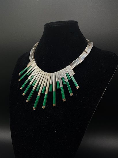Collier en argent (800‰) à maillons articulés...