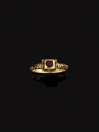 Bague en or jaune 18K (750‰), l'anneau et...