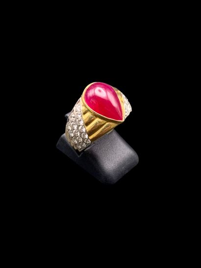 REPOSSI
Bague en or 18K (750‰) de 2 tons...