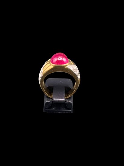 REPOSSI
Bague en or 18K (750‰) de 2 tons...