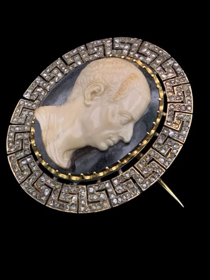 Broche ovale en or jaune 14K (585‰), épingle...