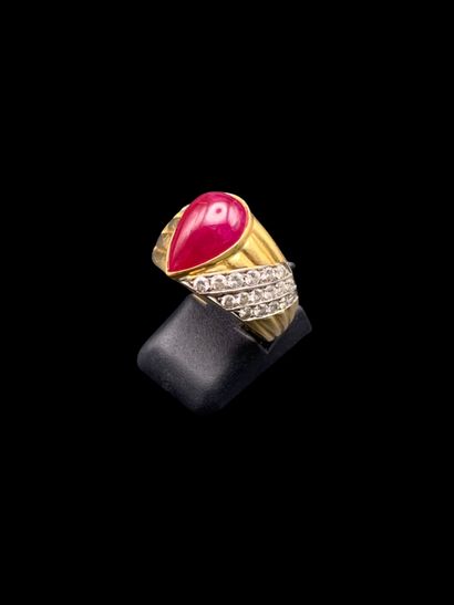 REPOSSI
Bague en or 18K (750‰) de 2 tons...