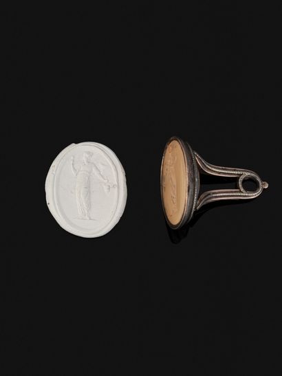 Cachet en métal sertissant une intaille sur...