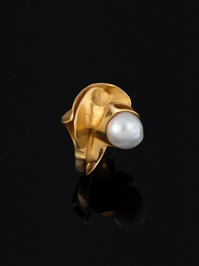 Claude WESEL (1942-2014)
Bague en or jaune...