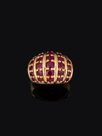 Bague en or jaune 18K (750‰) formant Jonc...