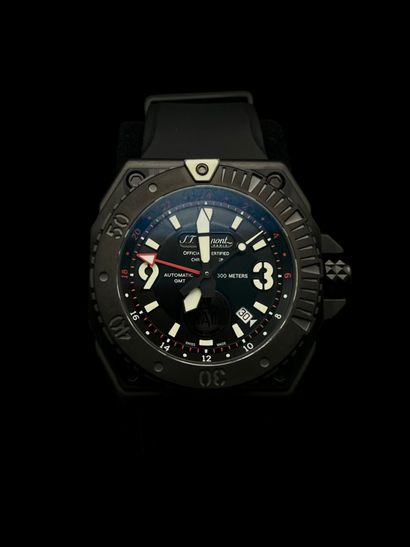 S.T. DUPONT
Montre GMT en acier noirci, édition...