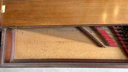 Piano forte en bois de placage marqueté de...
