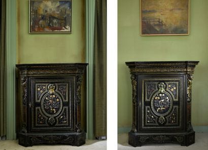 Deux meubles (formant paire) à hauteur d'appui,...