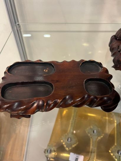 CHINE, XIXe siècle 
Deux chimères en porcelaine...