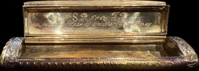 Rectangular-shaped case in 18K (750‰) yellow...