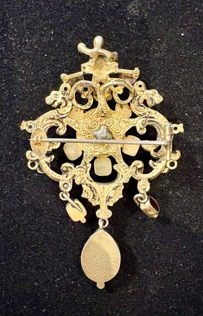 Silver (800/oo) vermeil brooch-pendant with...