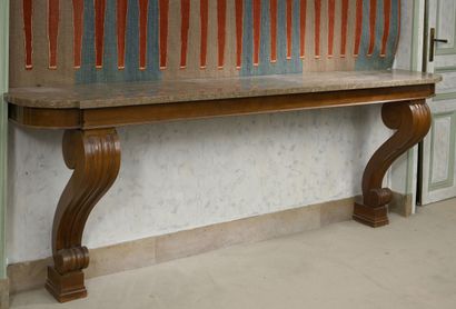 Large console en acajou, la ceinture moulurée,...