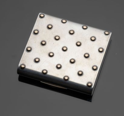 Silver cigarette case (800‰) decorated with...