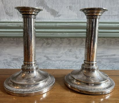 Ensemble en argent (800‰) à décor de frises...
