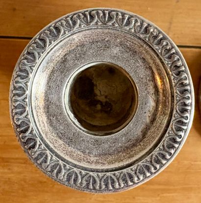 Ensemble en argent (800‰) à décor de frises...