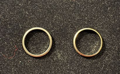 Two wedding bands in 18K (750‰) white gold.
Weight:...