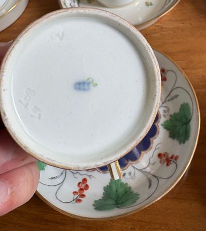 VIENNE
Neuf tasses « litron » et leurs sous-tasses...
