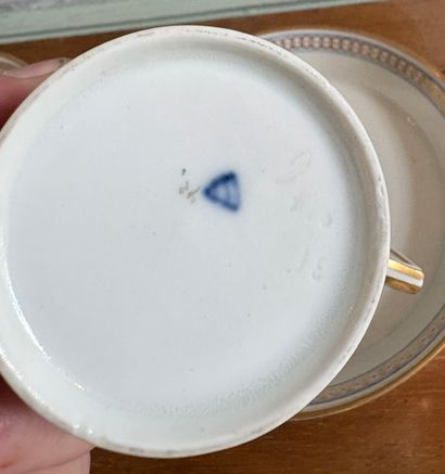VIENNE
Sept tasses « litron » et leur sous...