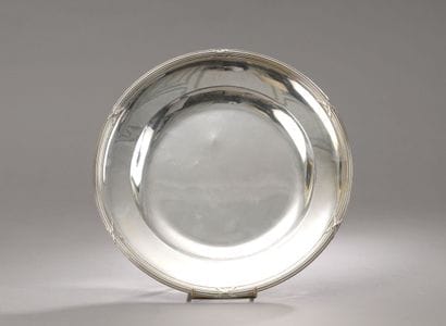 Plat rond en argent (925 ‰), modèle à joncs...