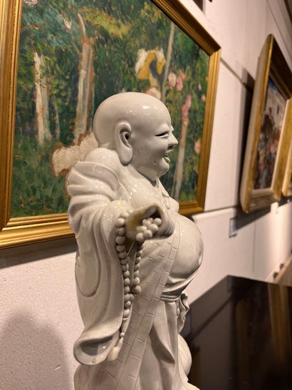 CHINE, République 
Statuette en porcelaine...