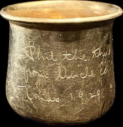 14K yellow gold mug (585‰) engraved: 