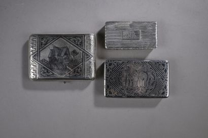 Trois tabatières en argent (800‰) :
- Deux,...