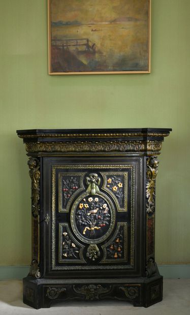 Deux meubles (formant paire) à hauteur d'appui,...