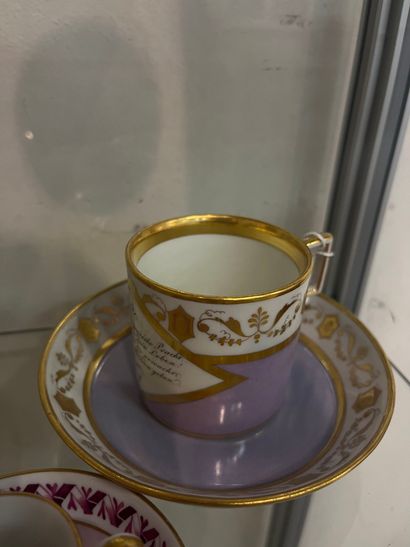 VIENNE
Cinq tasses et leurs sous tasse en...