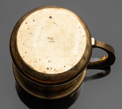 14K yellow gold mug (585‰) engraved: 
